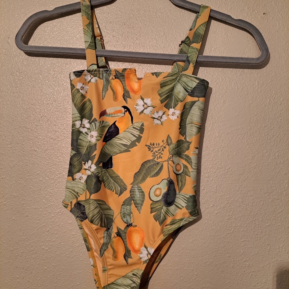 NWT NUERA swimsuit size M yellow color.